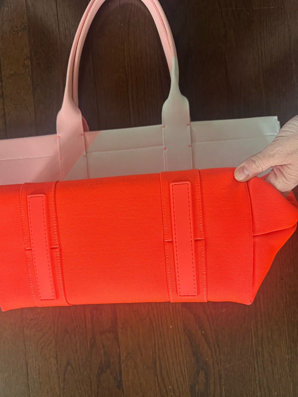 MINT Rothys Essential Tote Rare pink prism bag 💕 - Picture 3 of 5